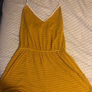off the shoulder yellow romper 🔥